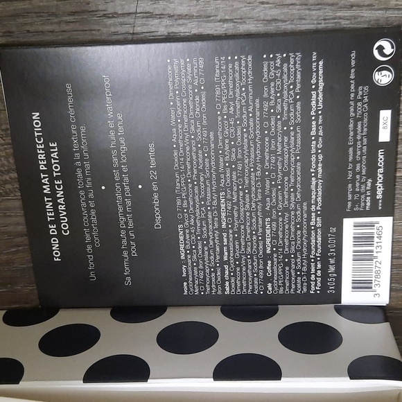 Sephora Beauty Insider Skincare and Foundation Collection - Black and White - Picture 4 of 8